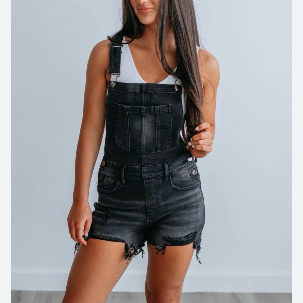 Monroe Risen Short Overalls - Vintage Black